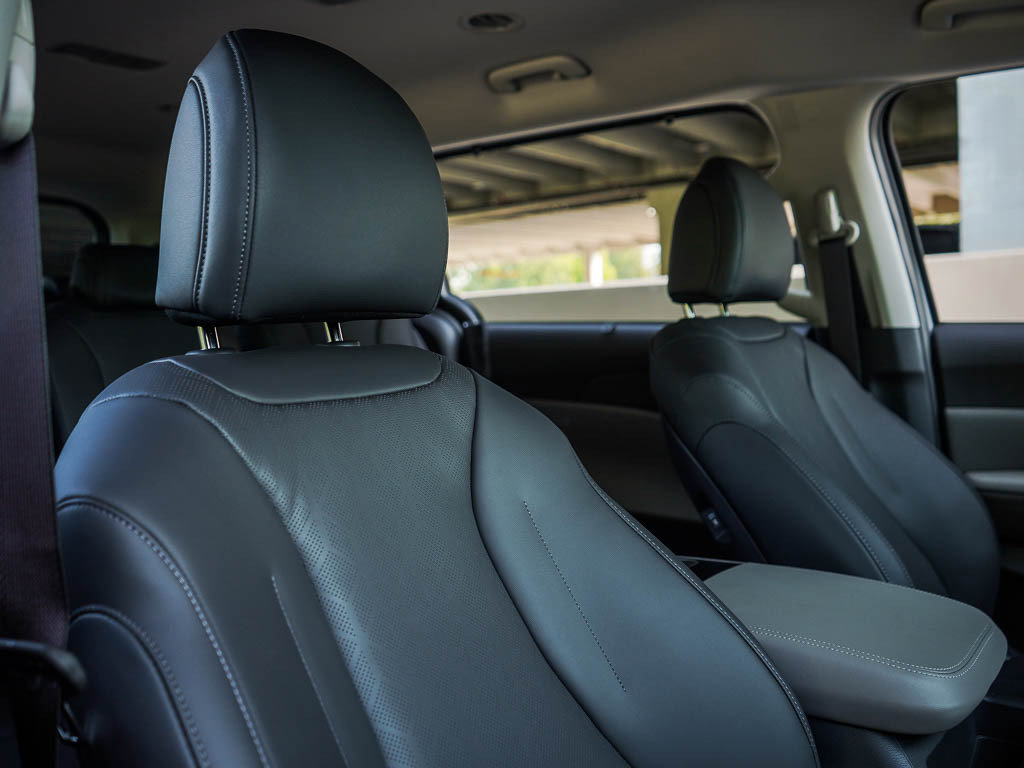 New 2027 Kia Carnival EX FWD image 12