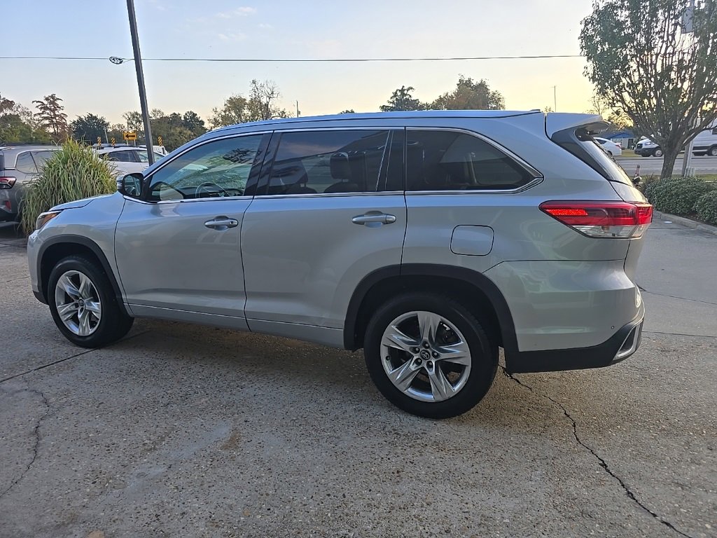 Used 2018 Toyota Highlander Limited image 21