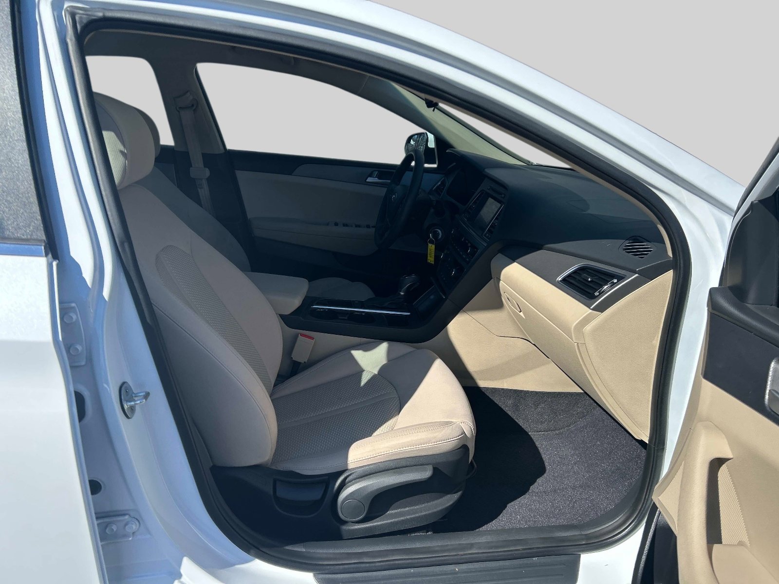 Used 2016 Hyundai Sonata SE FWD image 16