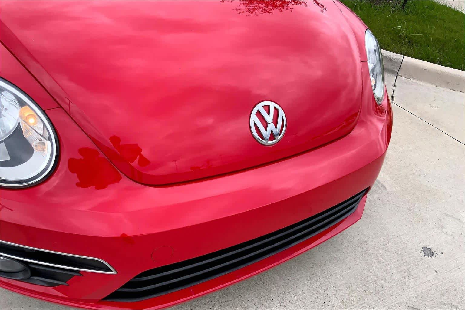 Used 2013 Volkswagen Beetle 2.0T FWD image 28