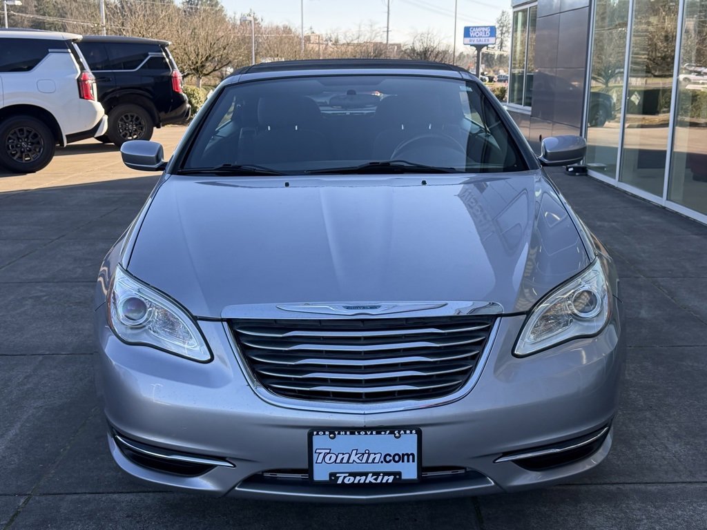 Used 2013 Chrysler 200 Touring image 3