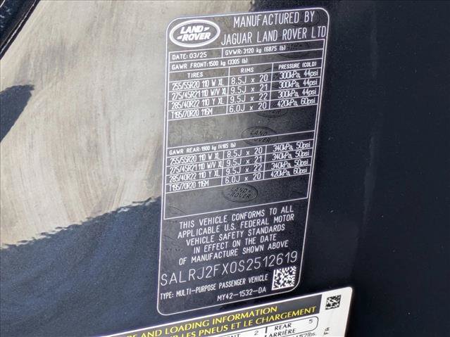 Certified 2025 Land Rover Discovery S AWD/4WD image 27