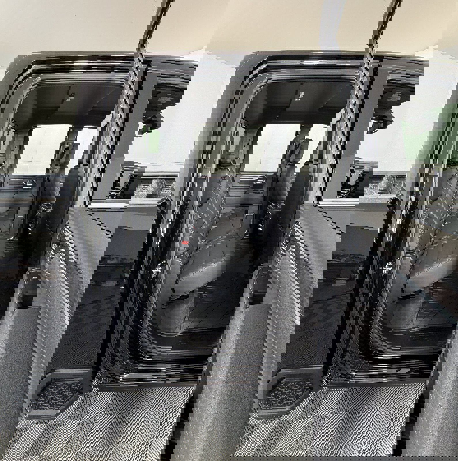 New 2026 Chevrolet Silverado 3500 LTZ w/ LTZ Texas Edition image 8