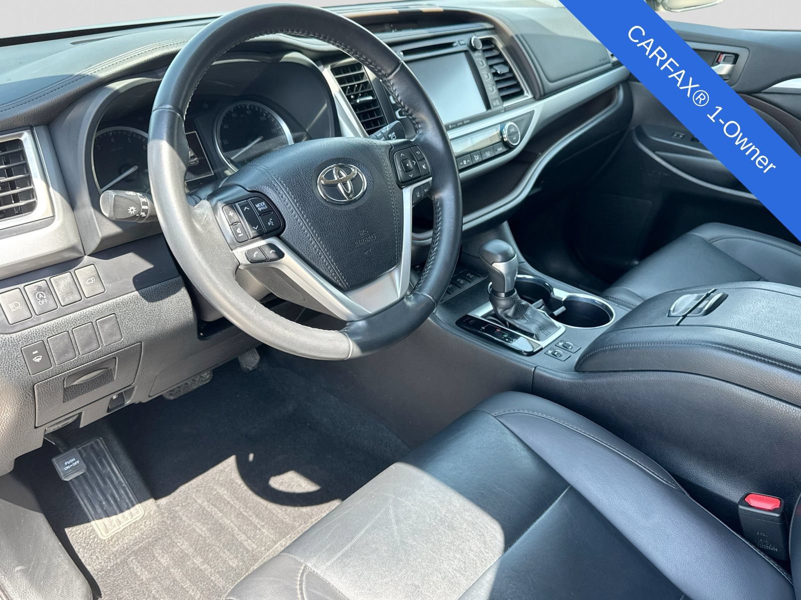 Used 2019 Toyota Highlander XLE w/ Carpet Mat Package (TMS) AWD/4WD video 2