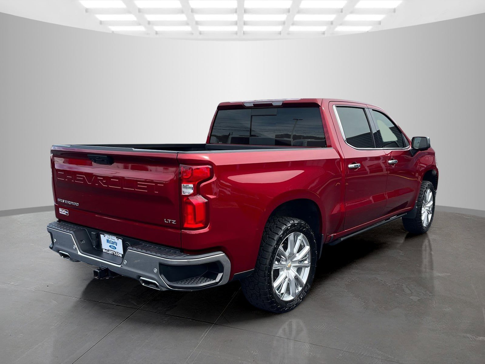 Used 2023 Chevrolet Silverado 1500 LTZ AWD/4WD image 4