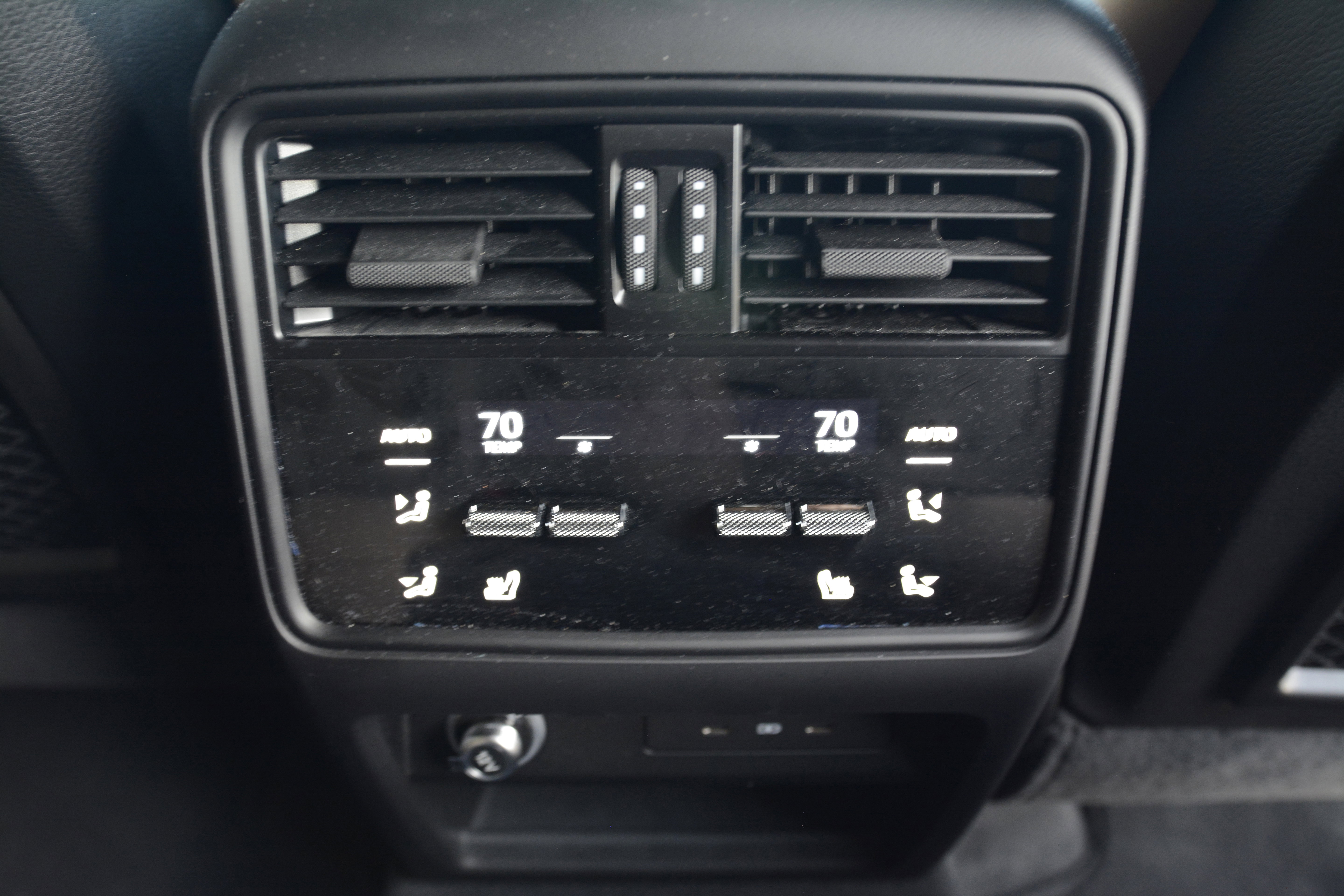 Certified 2025 Porsche Cayenne Coupe image 33