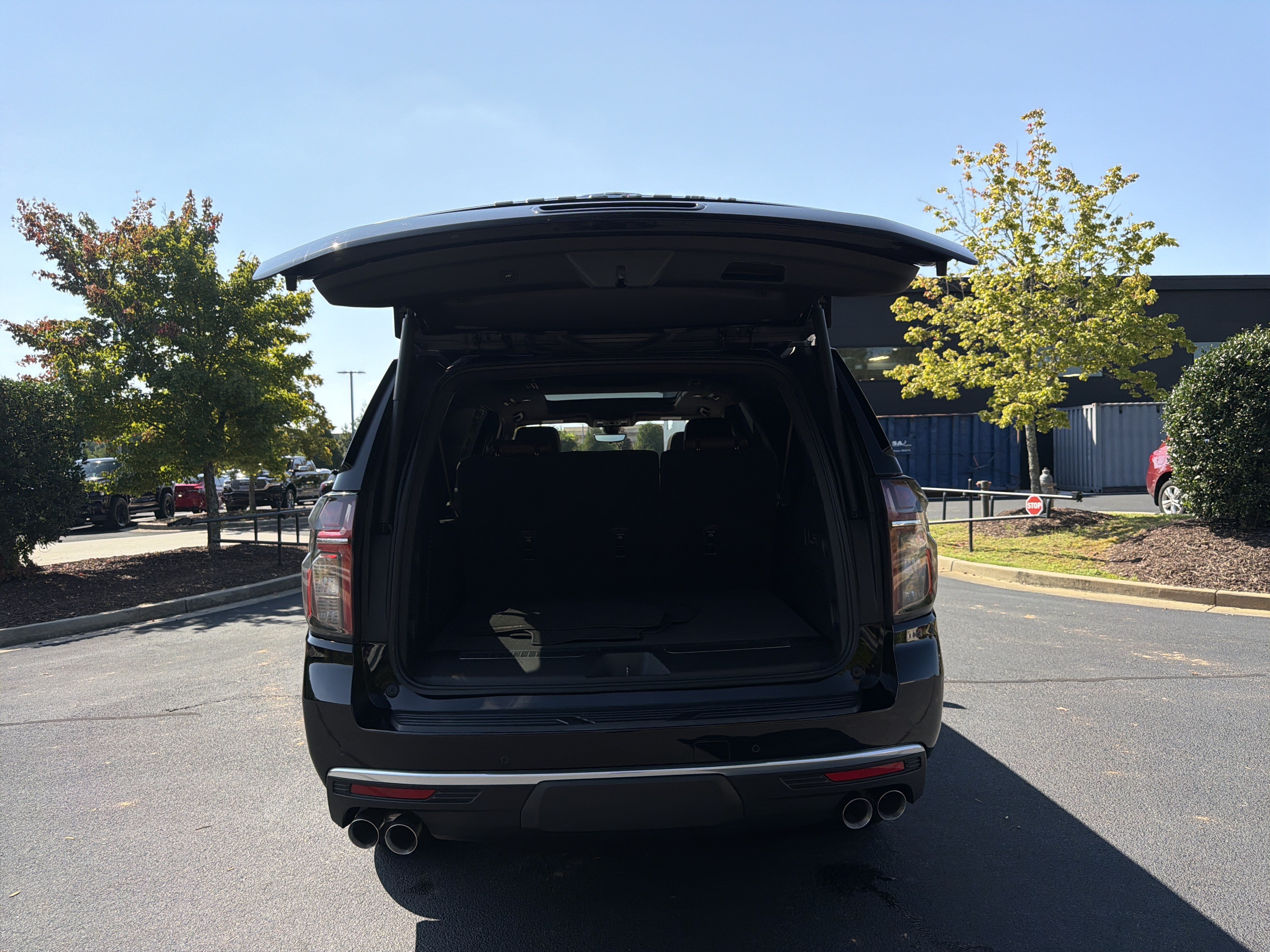 Used 2022 Chevrolet Suburban High Country AWD/4WD image 50