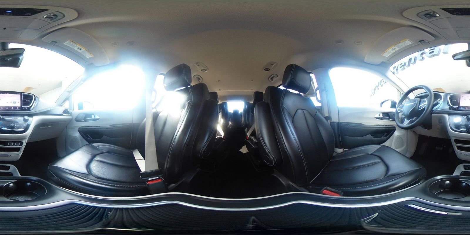 Used 2023 Chrysler Pacifica Touring-L image 44