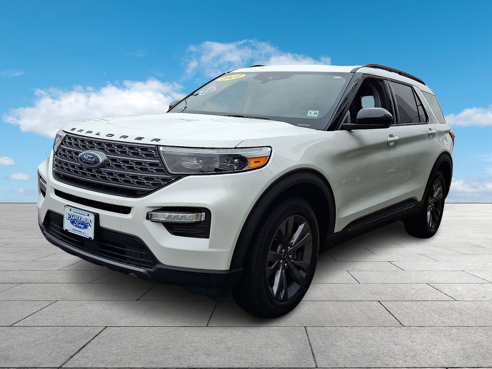 Certified 2023 Ford Explorer XLT w/ Equipment Group 202A image 3