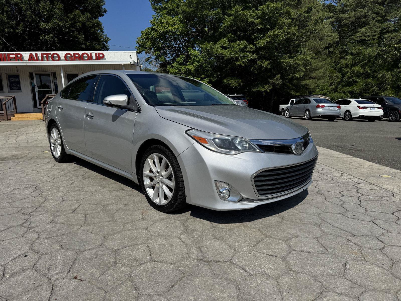 Used 2014 Toyota Avalon Limited w/ Technology Package FWD image 1