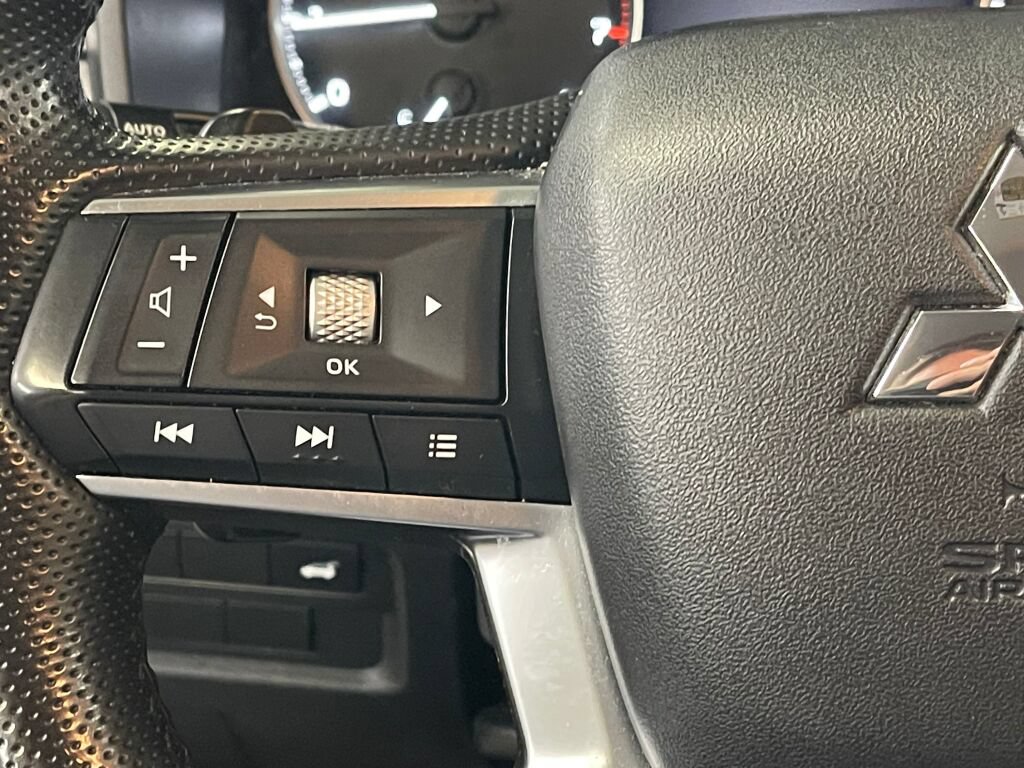 Used 2024 Mitsubishi Outlander SE FWD image 19