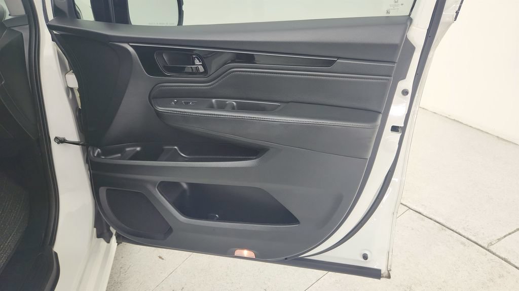 Used 2022 Honda Odyssey Elite image 32
