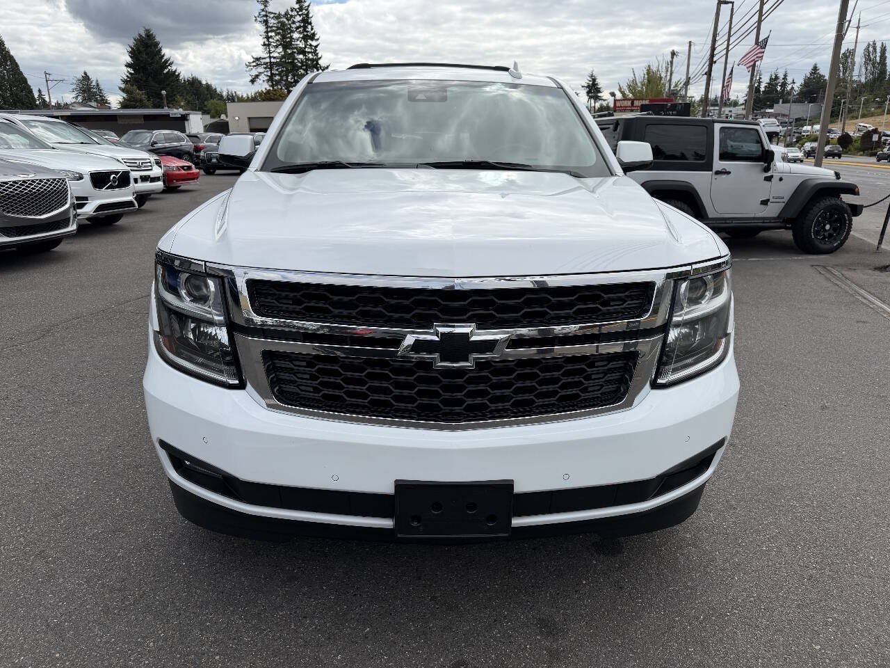 Used 2018 Chevrolet Tahoe LT w/ Luxury Package AWD/4WD image 15