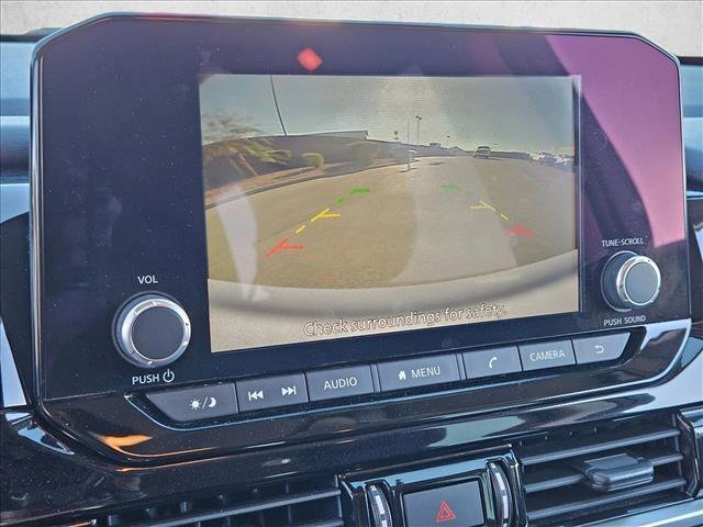 Used 2024 Nissan Pathfinder SV image 13