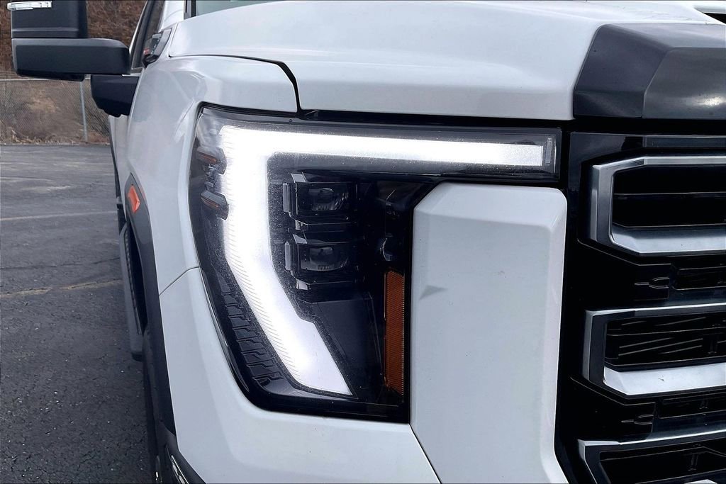 Used 2025 GMC Sierra 3500 AT4 w/ AT4 Premium Plus Package image 33