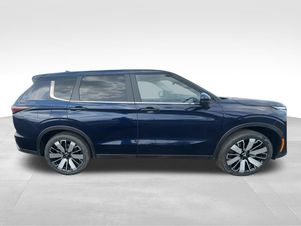 New 2026 Mitsubishi Outlander SE AWD/4WD image 9