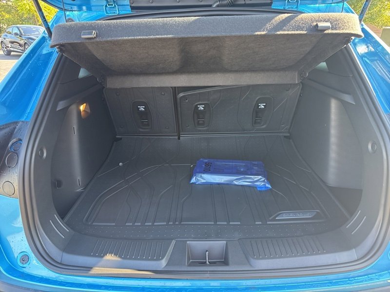 New 2025 Chevrolet Trax RS w/ Sunroof Package image 40