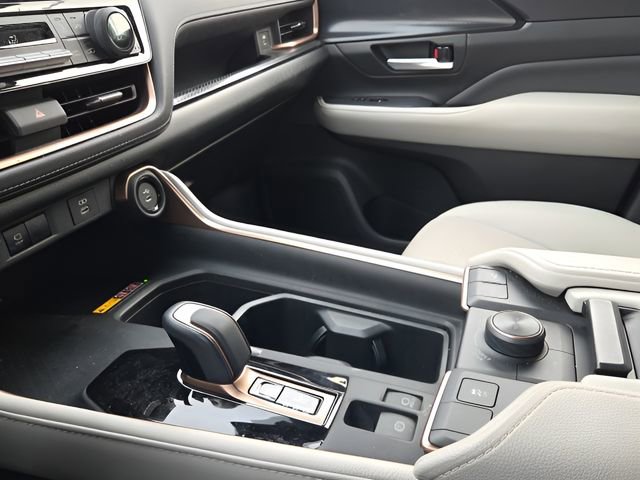 Used 2024 Toyota Grand Highlander MAX Platinum image 30