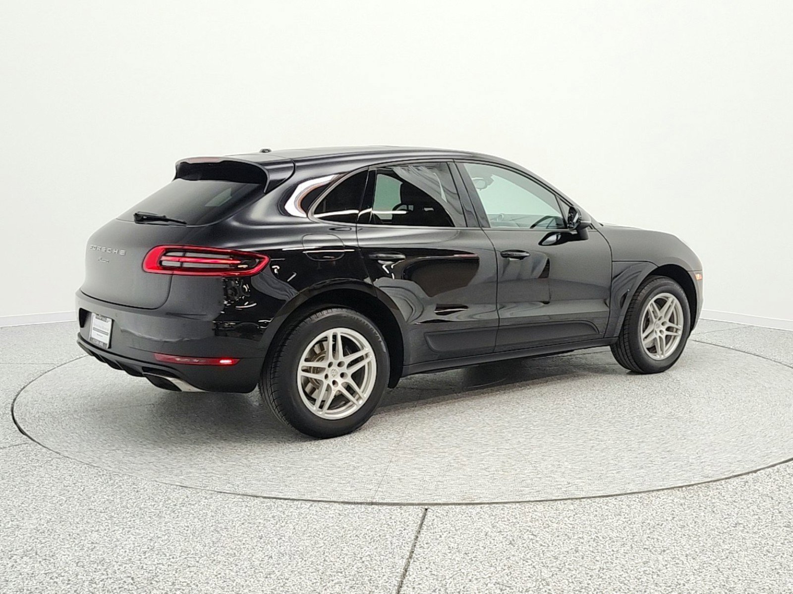 Used 2018 Porsche Macan AWD/4WD image 5