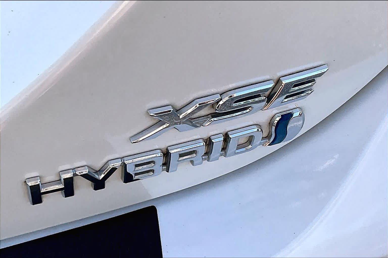 Used 2021 Toyota Camry XSE w/ Cold Weather Package FWD image 9