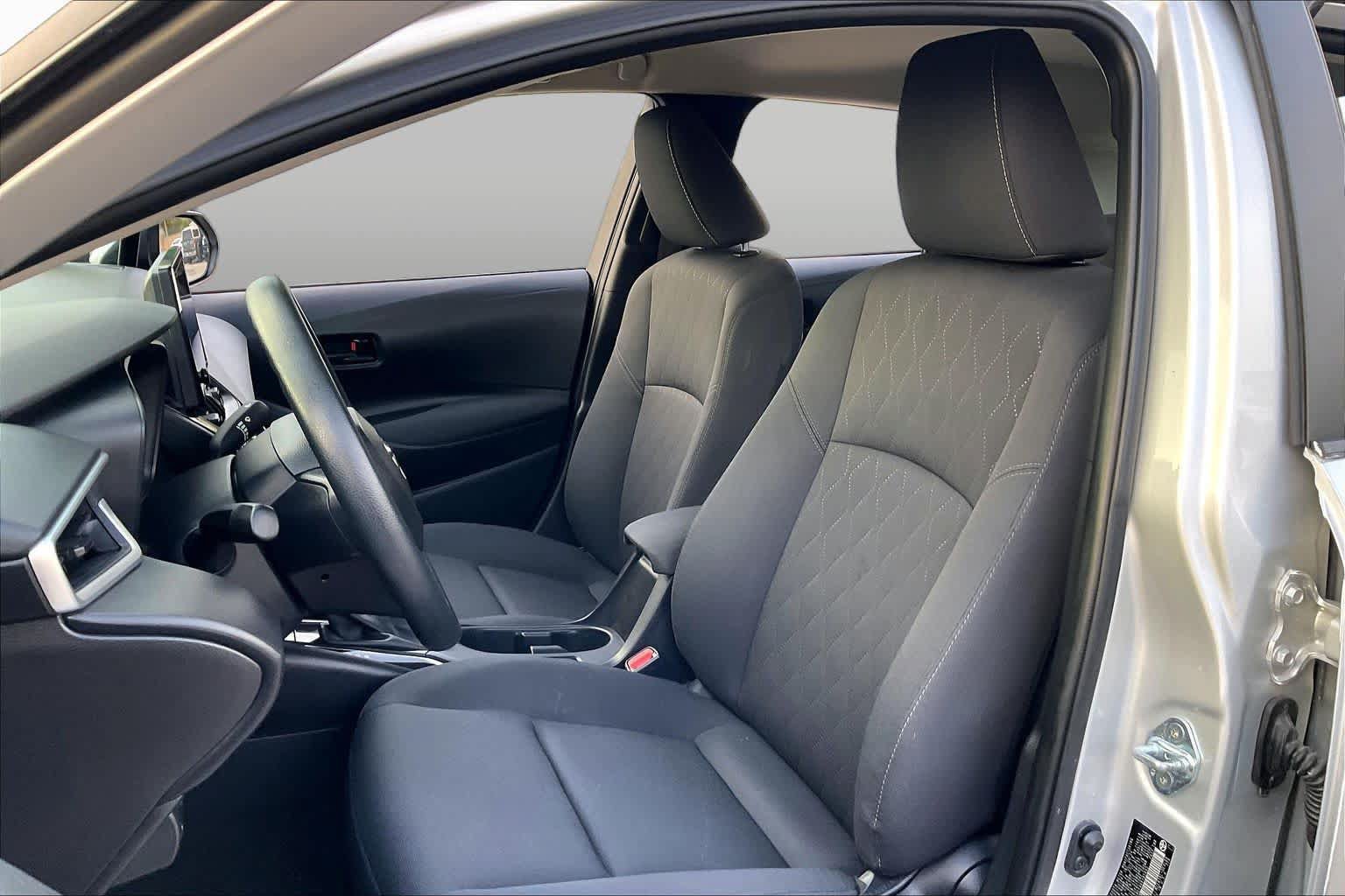 Used 2024 Toyota Corolla LE FWD image 8