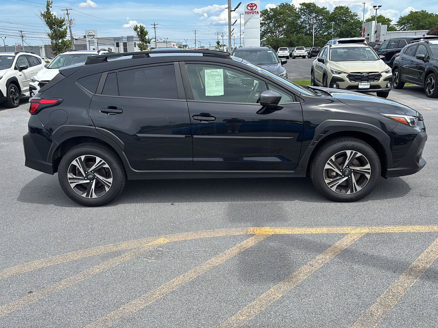 Used 2024 Subaru Crosstrek 2.0i Premium AWD/4WD image 2