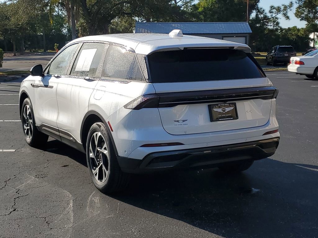 Used 2024 Lincoln Nautilus Premier w/ Jet Appearance Package image 6