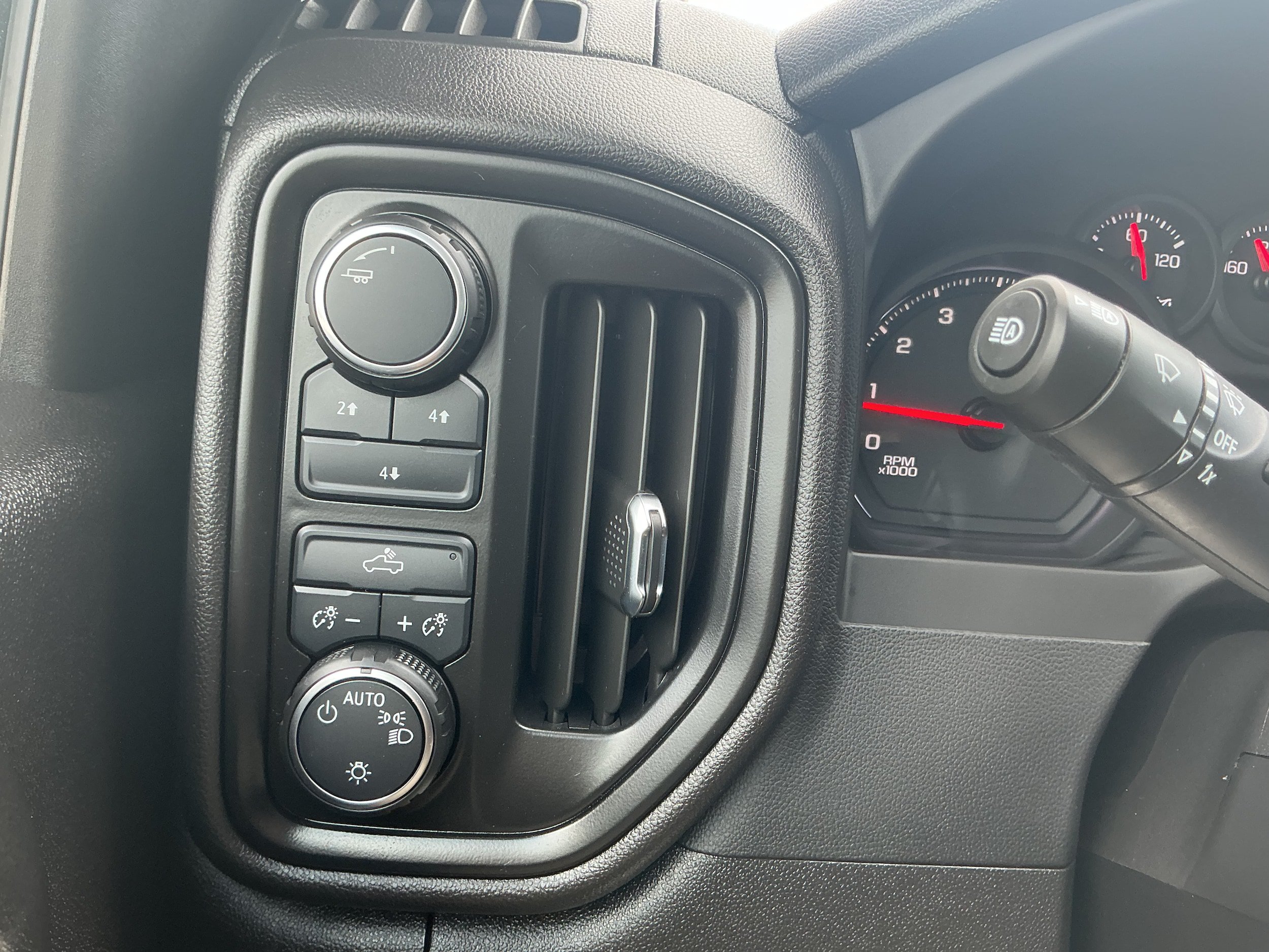 Certified 2025 Chevrolet Silverado 2500 Custom w/ Custom Convenience Package AWD/4WD image 10