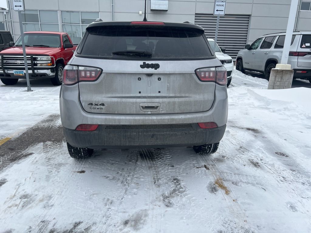 Used 2024 Jeep Compass Latitude w/ Sun and Sound Group image 3