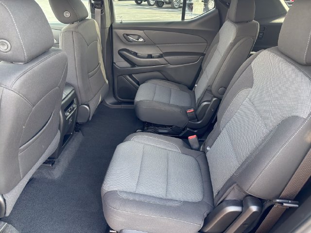 Used 2023 Chevrolet Traverse LT FWD image 24