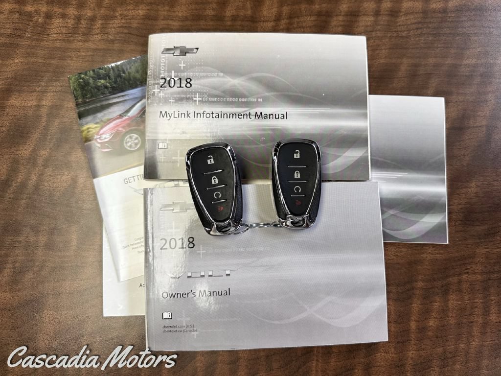 Used 2018 Chevrolet Volt LT FWD image 2