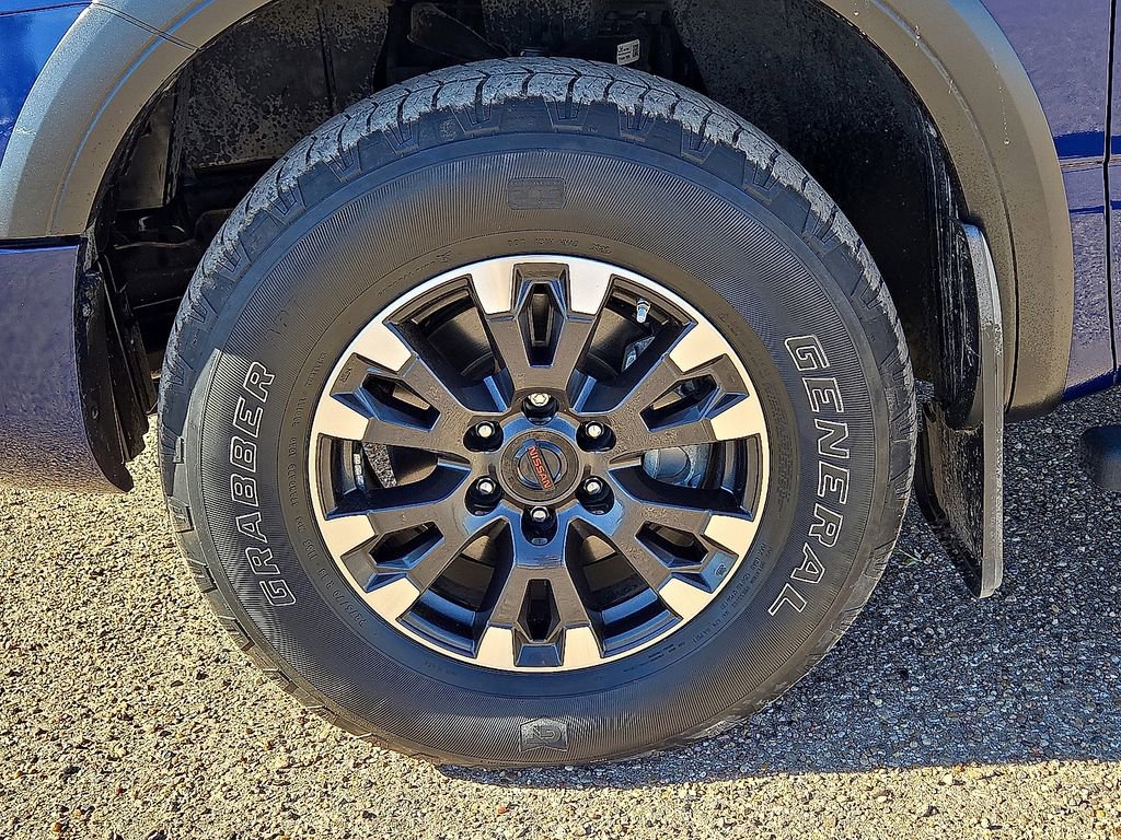 Used 2021 Nissan Titan PRO-4X w/ Pro-4x Convenience Package image 11