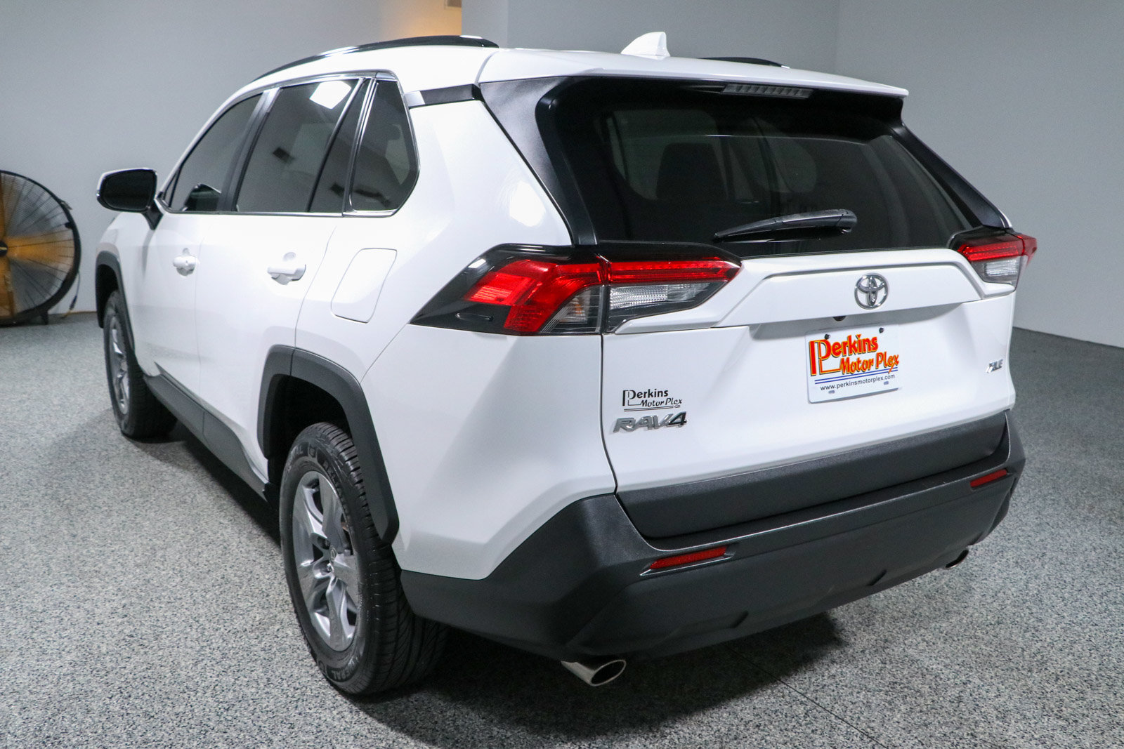 Used 2022 Toyota RAV4 XLE FWD image 9
