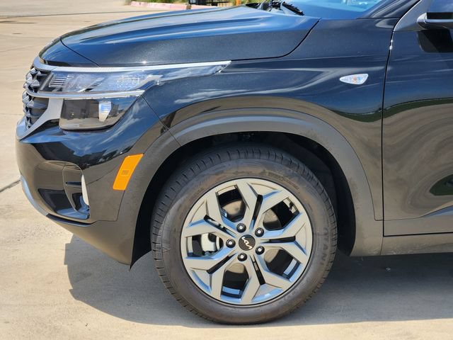 Certified 2026 Kia Seltos LX FWD image 8