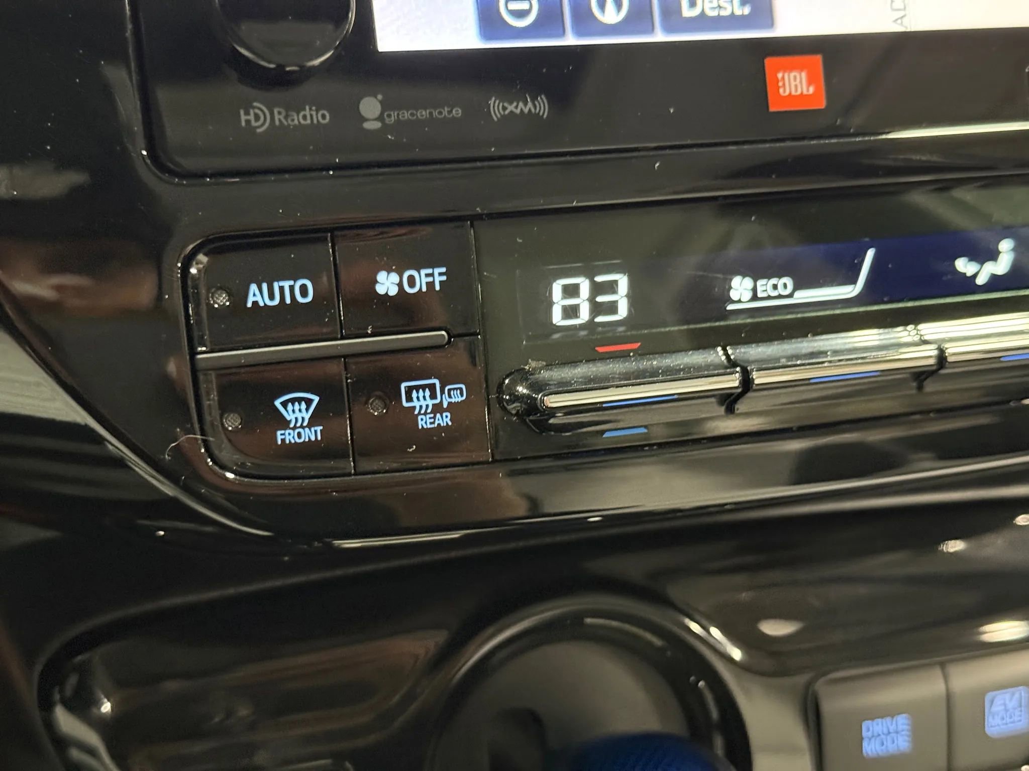 Used 2017 Toyota Prius Four w/ Premium Convenience Package image 32