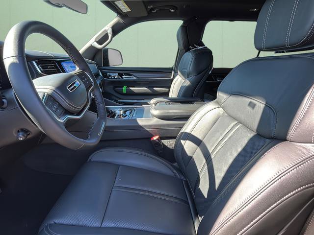 New 2026 Jeep Grand Wagoneer Summit image 19
