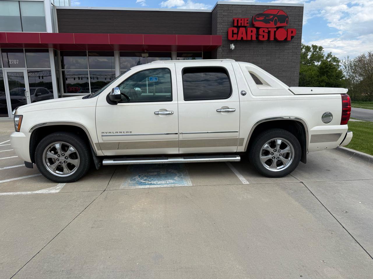 Used 2013 Chevrolet Avalanche LTZ AWD/4WD image 1