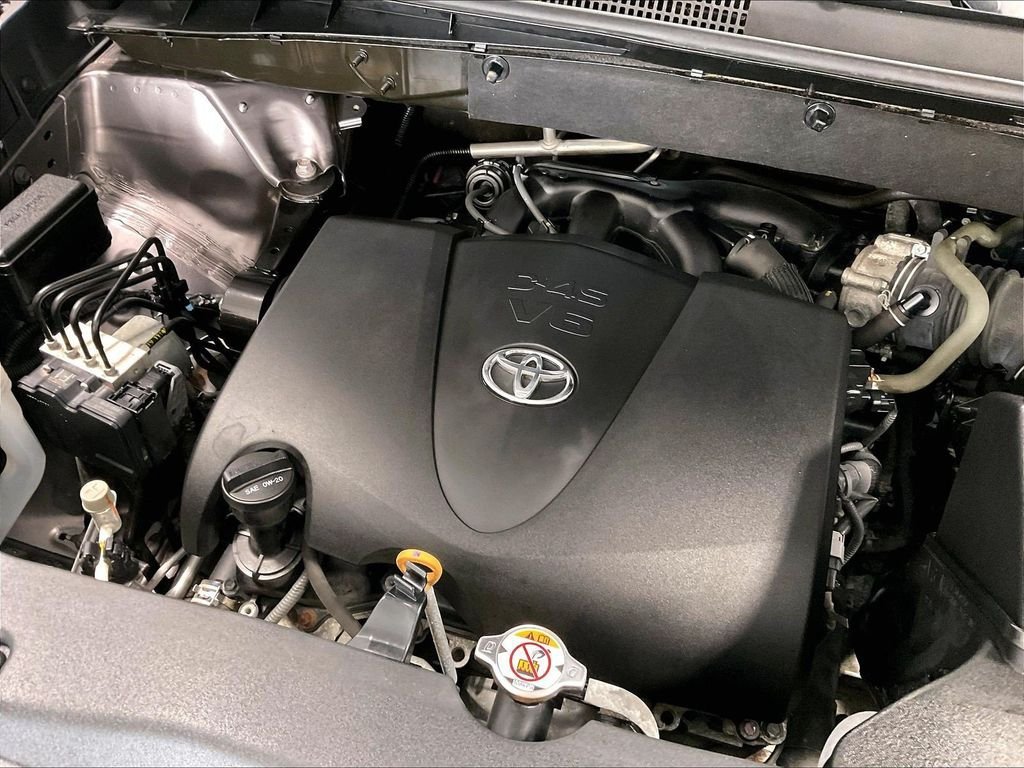 Used 2019 Toyota Highlander LE AWD/4WD image 35
