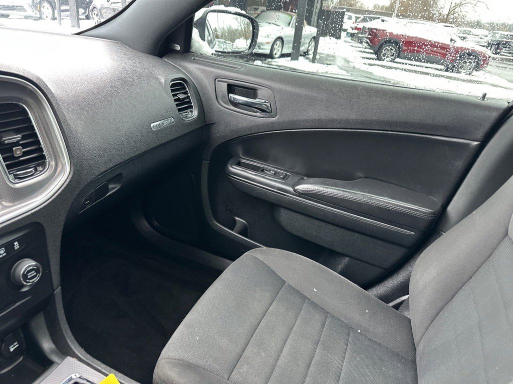 Used 2014 Dodge Charger SXT RWD image 24