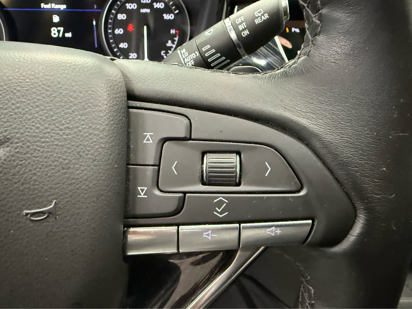 Used 2025 Cadillac XT6 Premium Luxury w/ Technology Package image 18