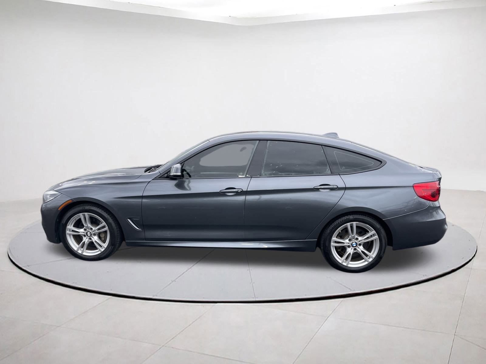 Used 2018 BMW 340i Gran Turismo xDrive image 4