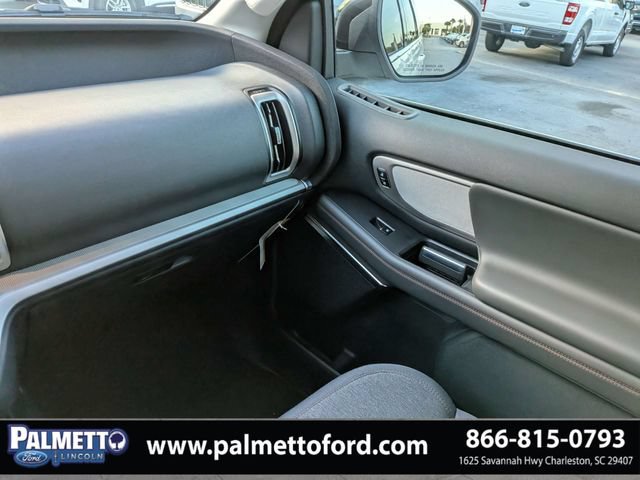 Used 2025 Ford Expedition Active RWD image 15