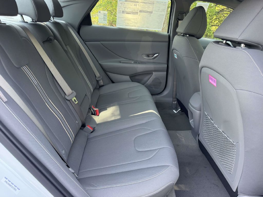 New 2026 Hyundai Elantra SEL Sport Premium FWD image 10