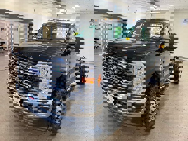 New 2025 Ford F350 XL w/ XL Chrome Package image 4