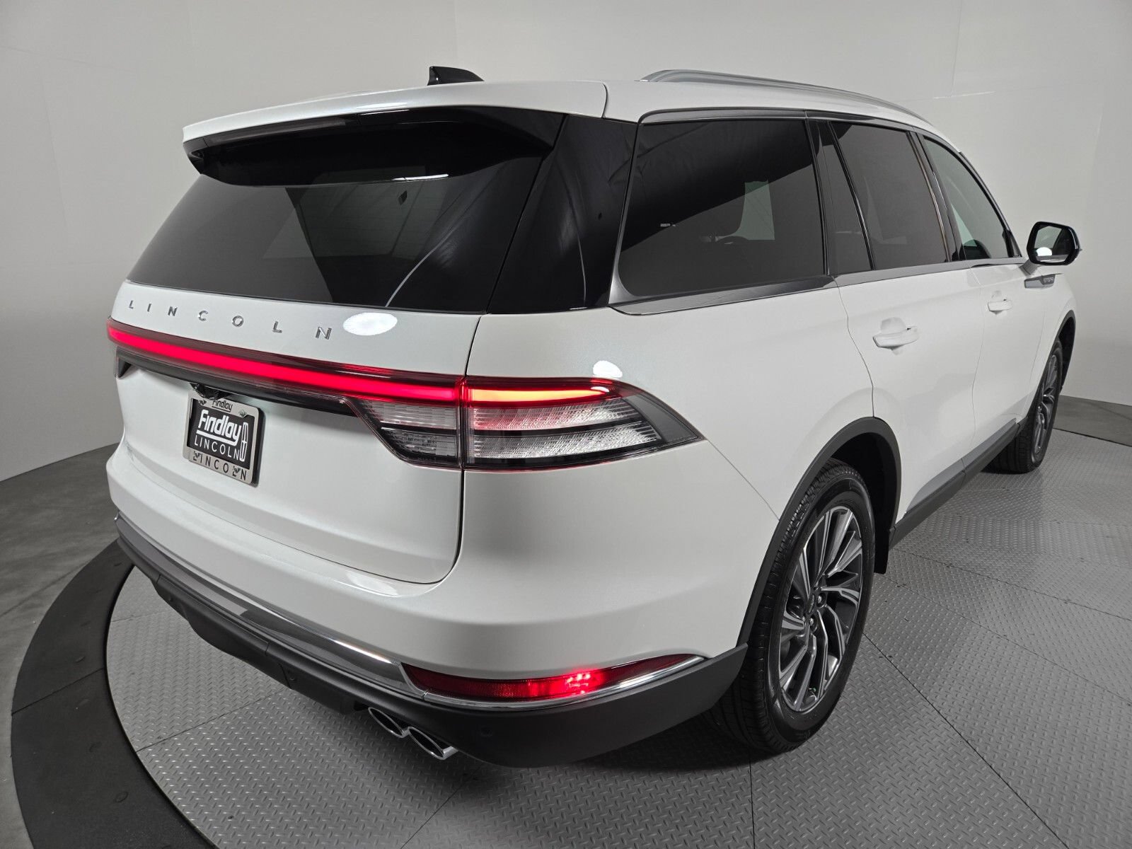 New 2026 Lincoln Aviator AWD image 4