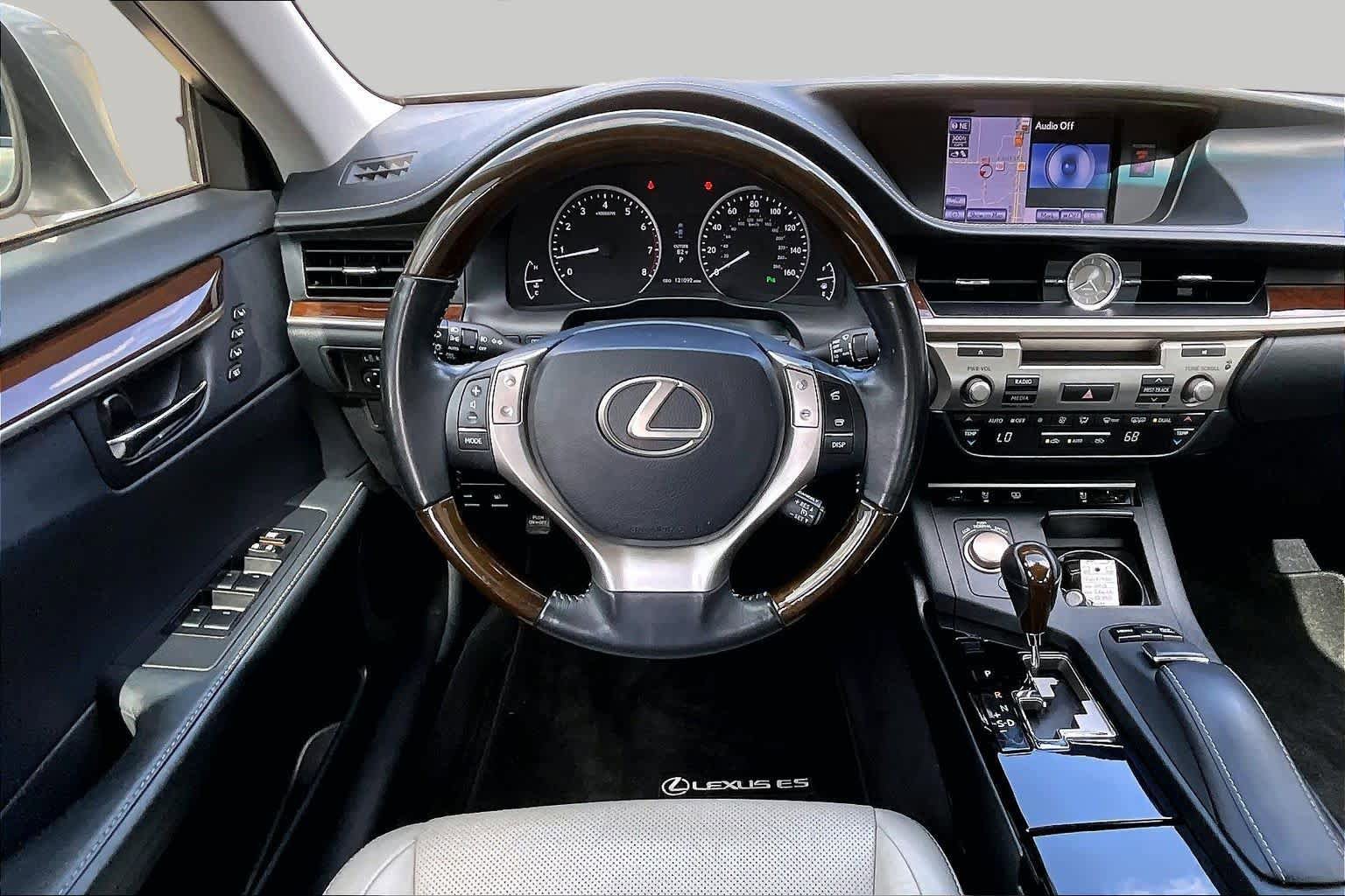 Used 2013 Lexus ES 350 w/ Luxury Pkg FWD image 6