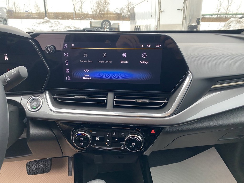 Used 2024 Chevrolet Trax ACTIV w/ Driver Confidence Package image 17