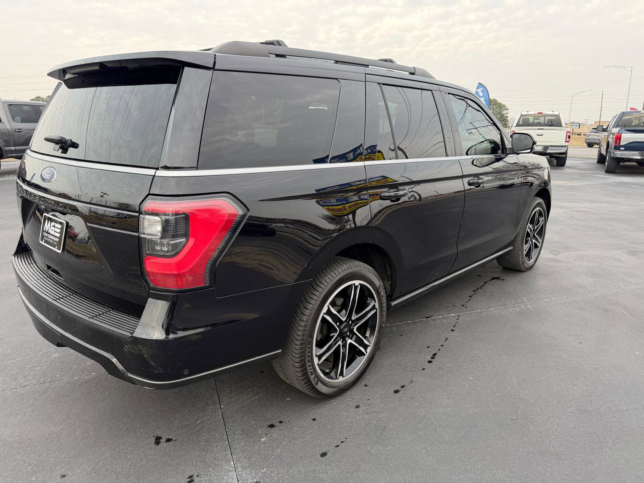 Used 2019 Ford Expedition Limited w/ Equipment Group 303A image 4