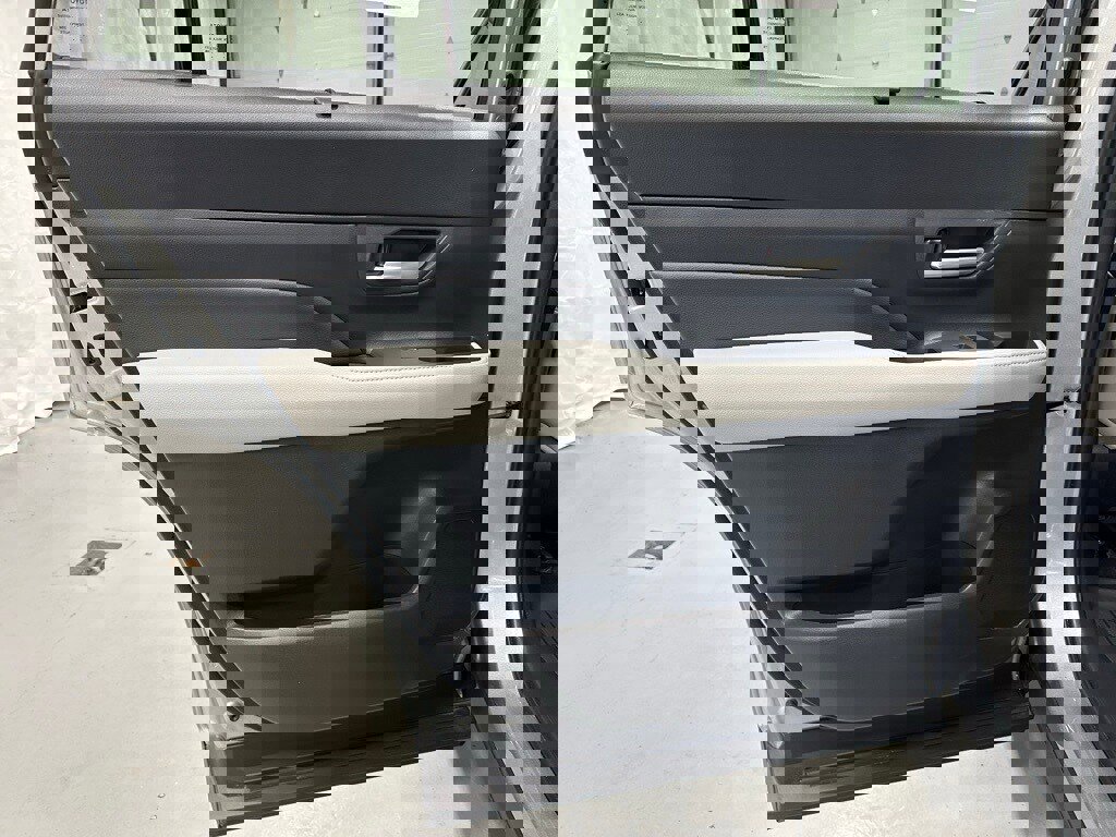 Used 2025 Toyota Grand Highlander AWD image 41