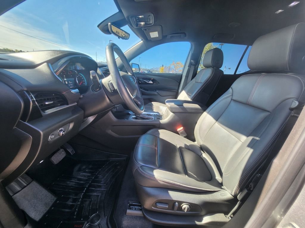 Used 2023 Chevrolet Traverse RS image 10
